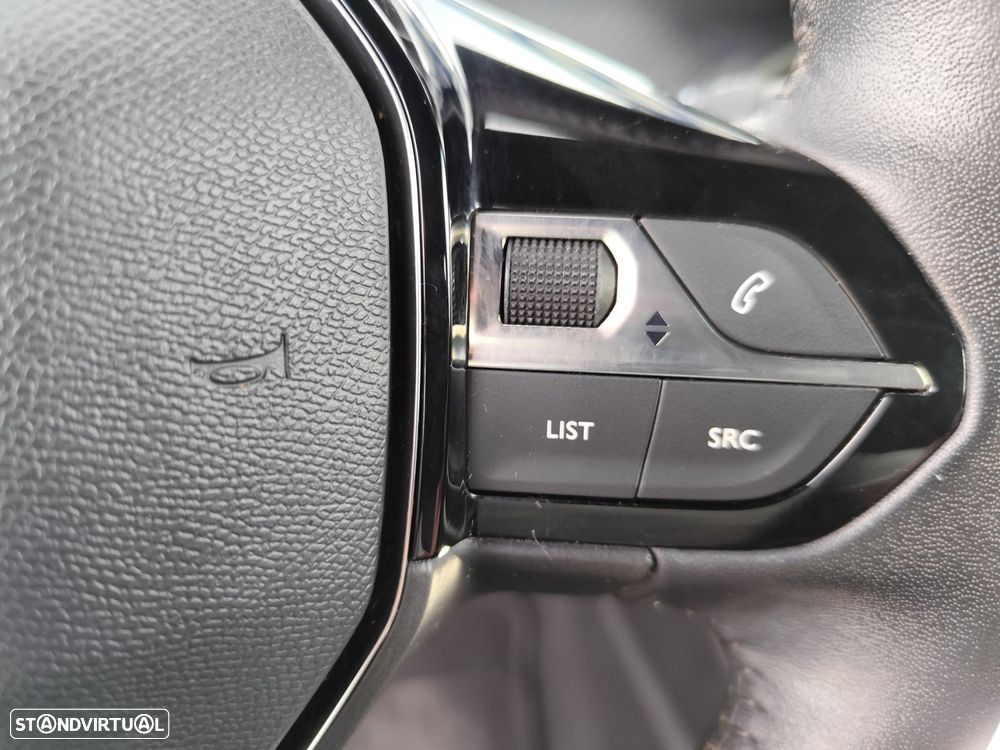 Peugeot 2008 1.2 PureTech Active Pack - 20