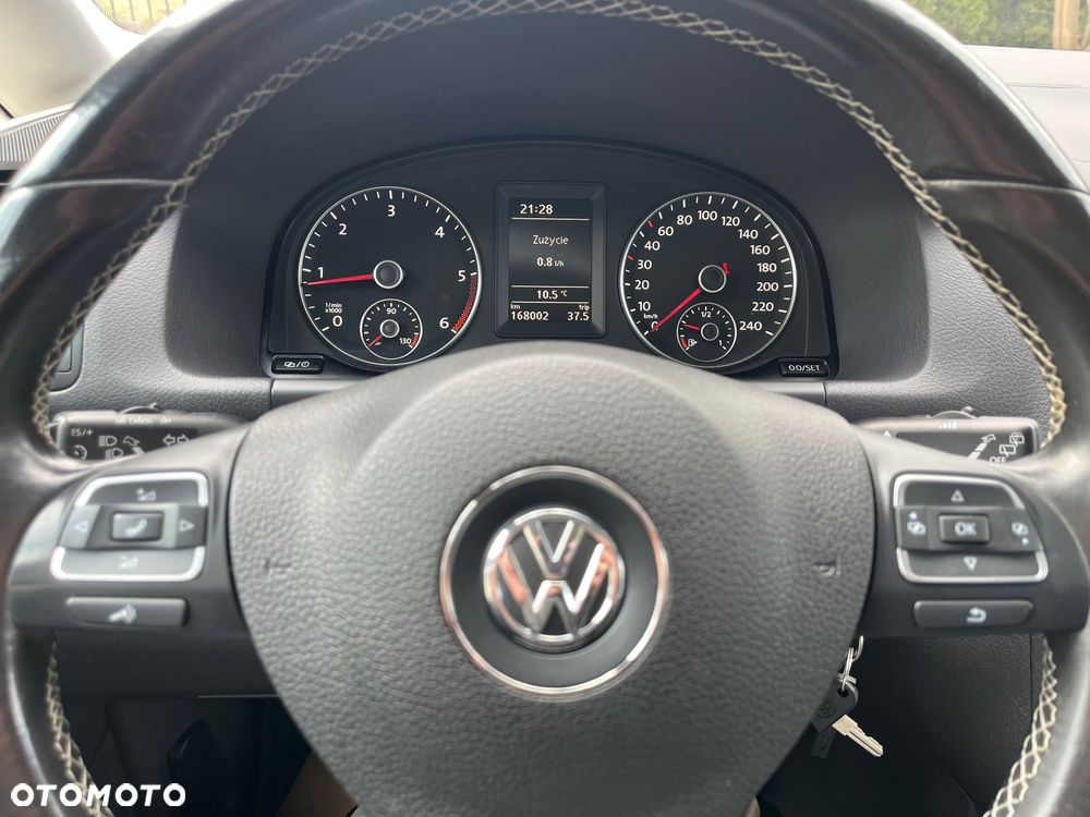 Volkswagen Touran - 36