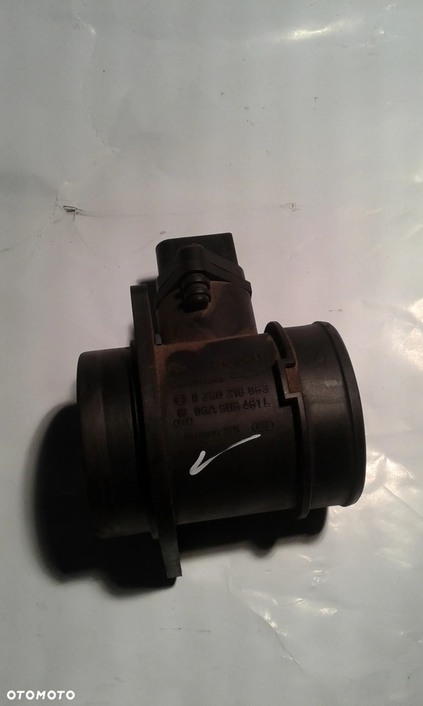 PRZEPŁYWOMIERZ 06A906461L AUDI A4 B6 1.8T
