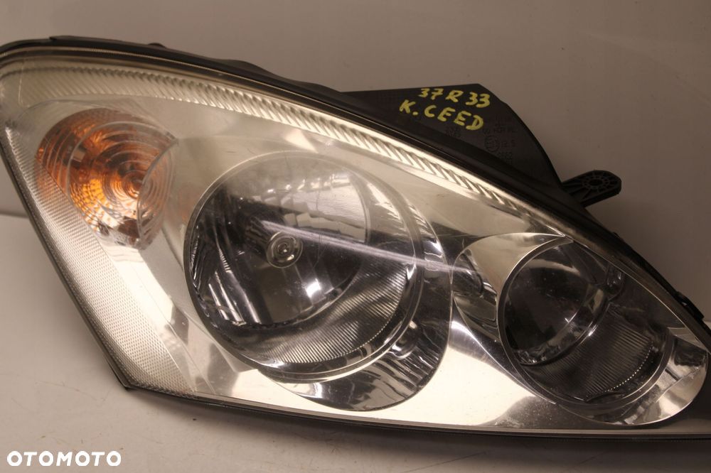 KIA CEED I 06R- REFLEKTOR LAMPA PRAWY PRZÓD PRAWA PRZEDNIA - 3