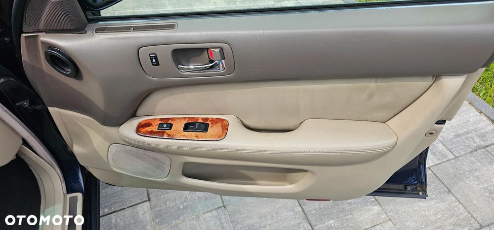 Lexus LS - 31