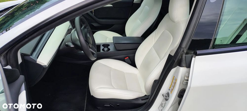Tesla Model 3 - 18