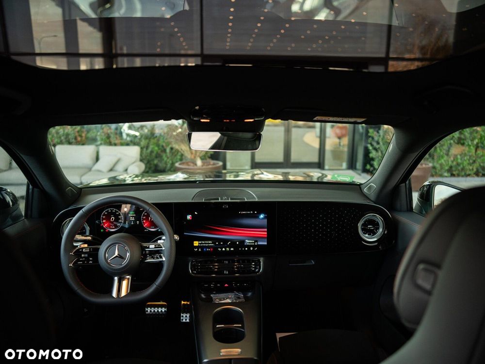 Mercedes-Benz GLB - 16