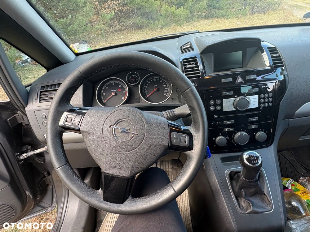 Opel Zafira - 12