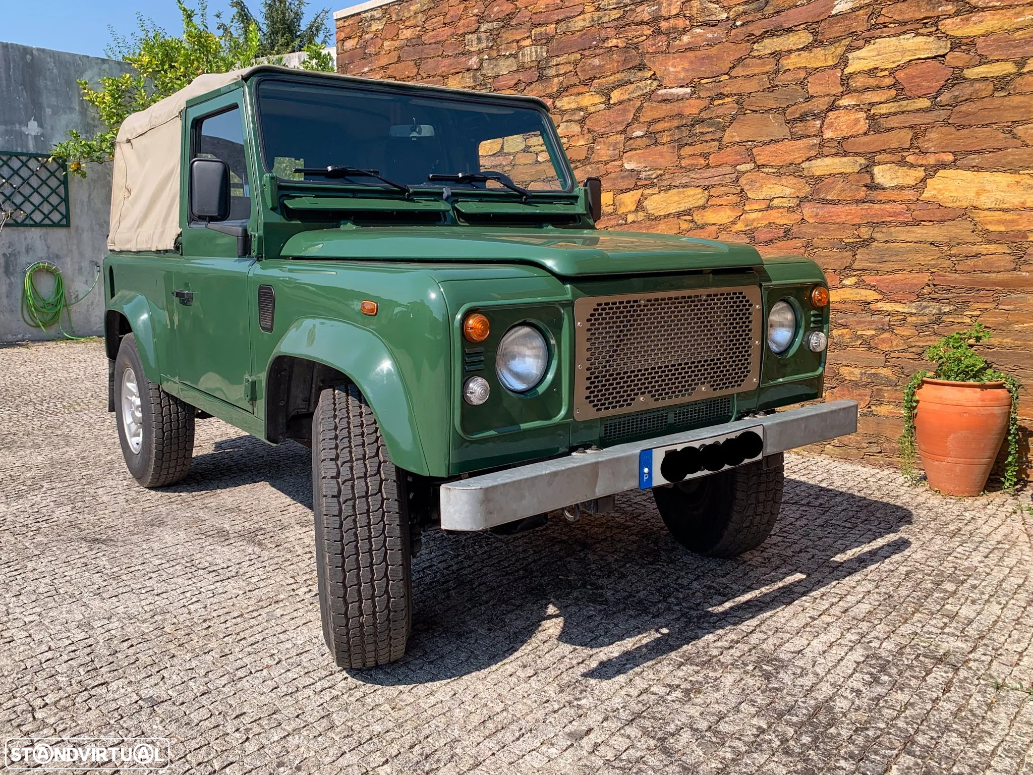 Land Rover Defender 90 2.5 Td5 Soft Top - 30