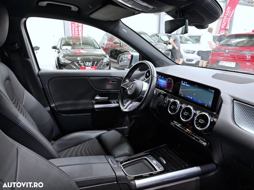 MERCEDES-BENZ GLA 2024 — imagine 7