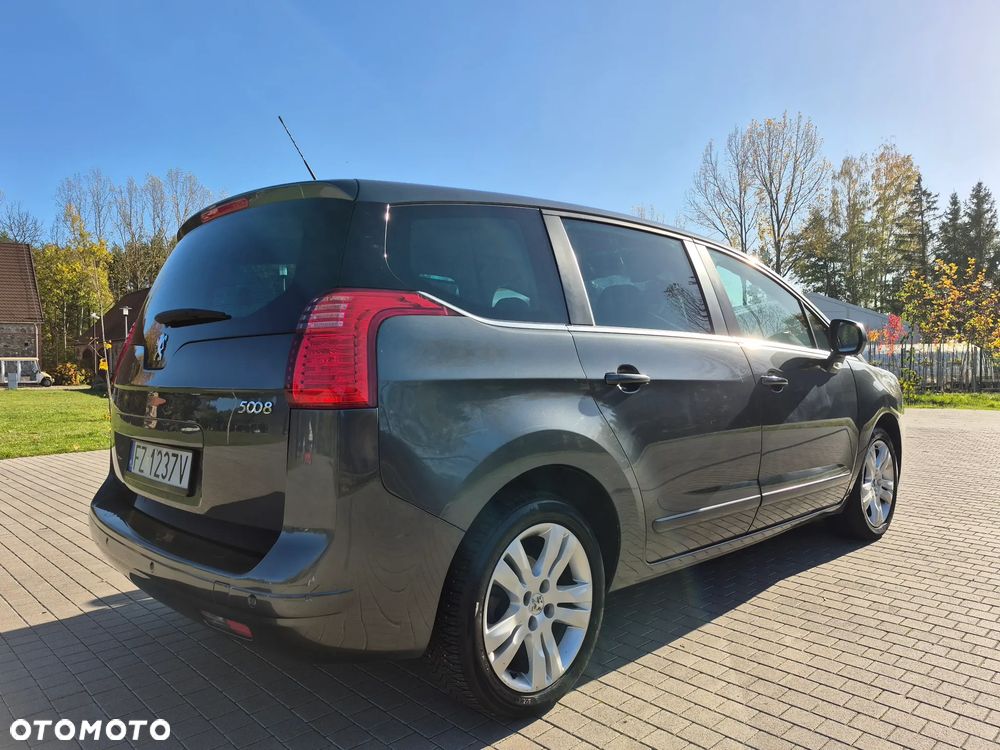 Peugeot 5008 2009 photo 3