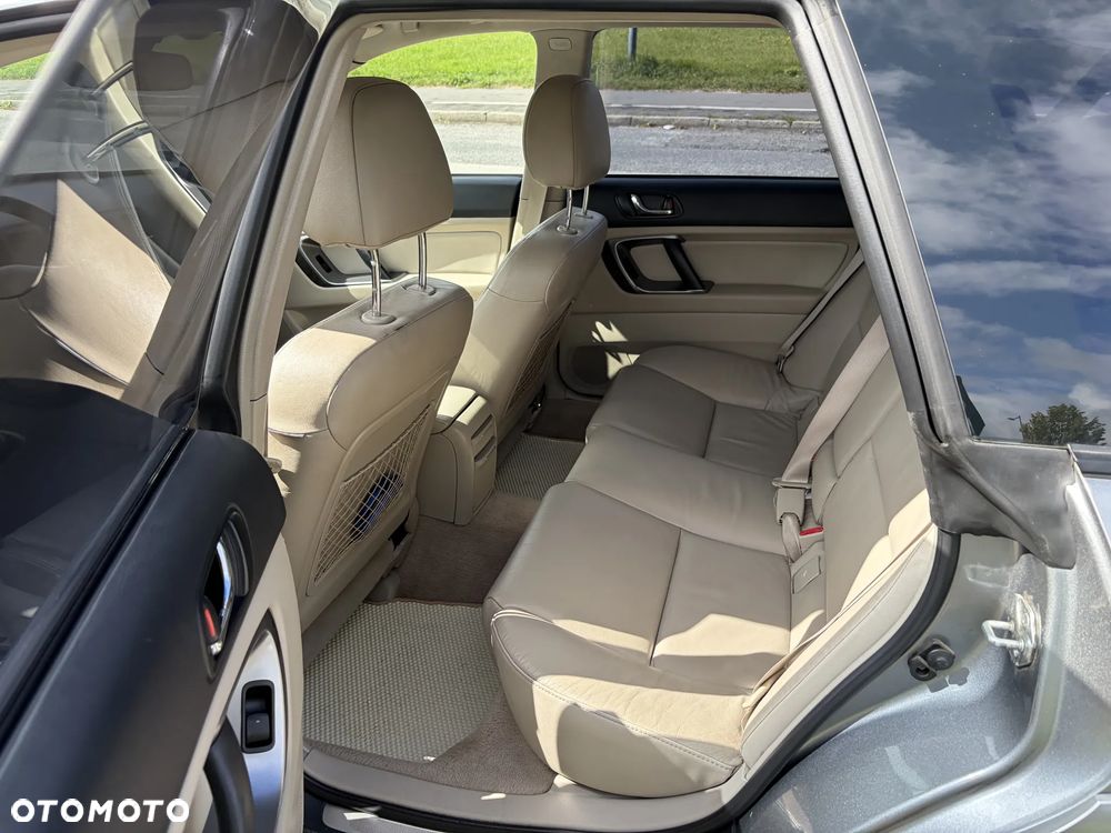 Subaru Outback 3.0 H6 - 11