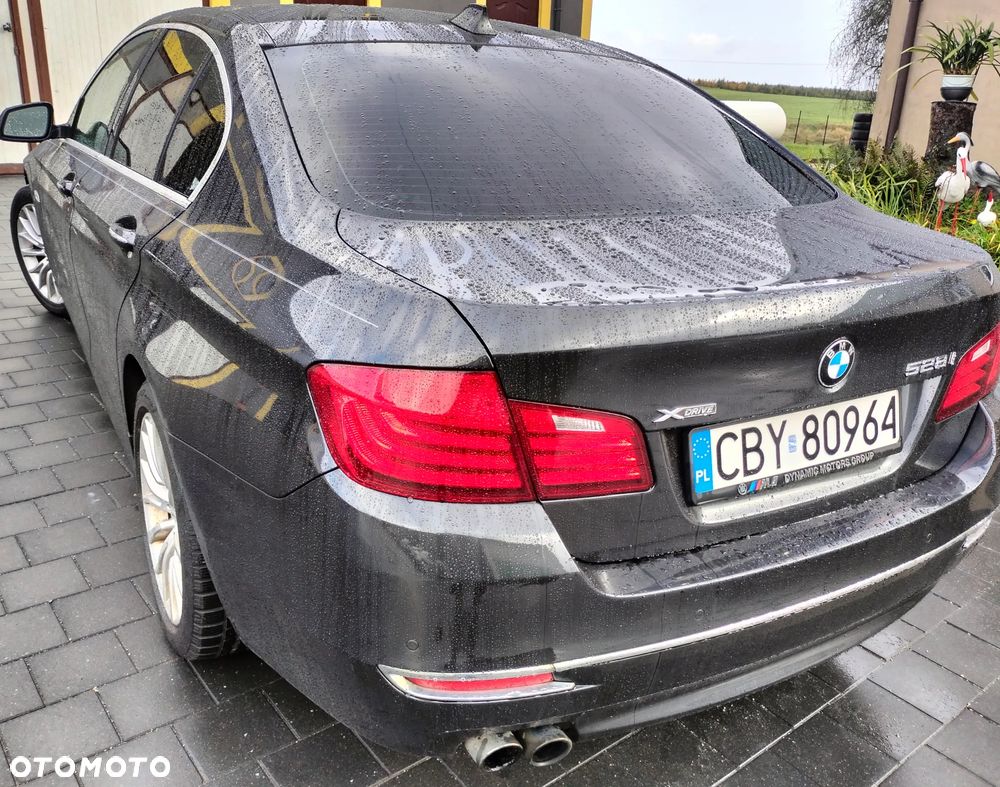BMW Seria 5 528i xDrive Luxury Line - 16