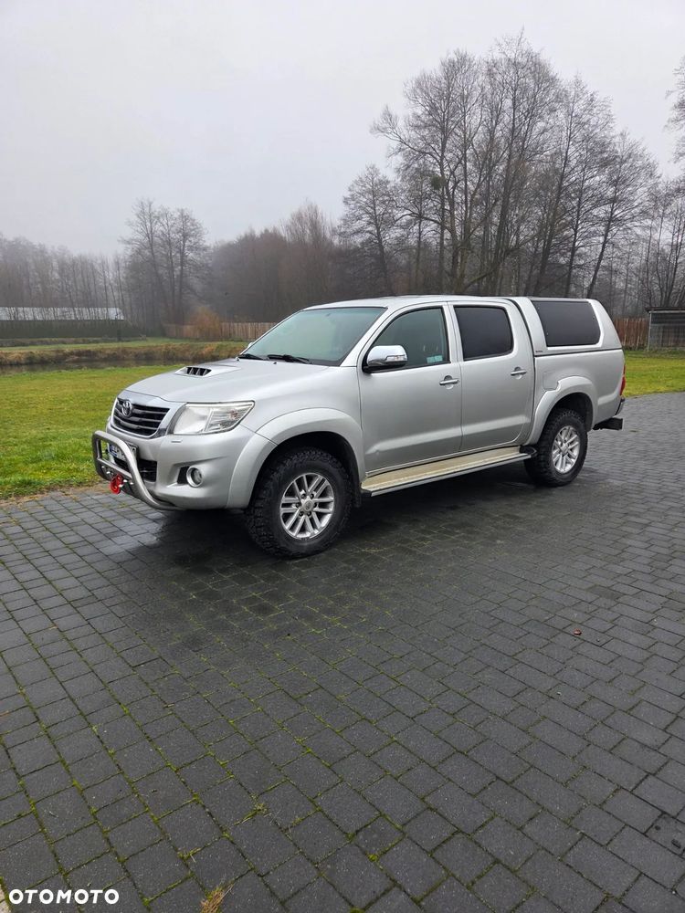 Toyota Hilux 3.0 D-4D Invincible - 3
