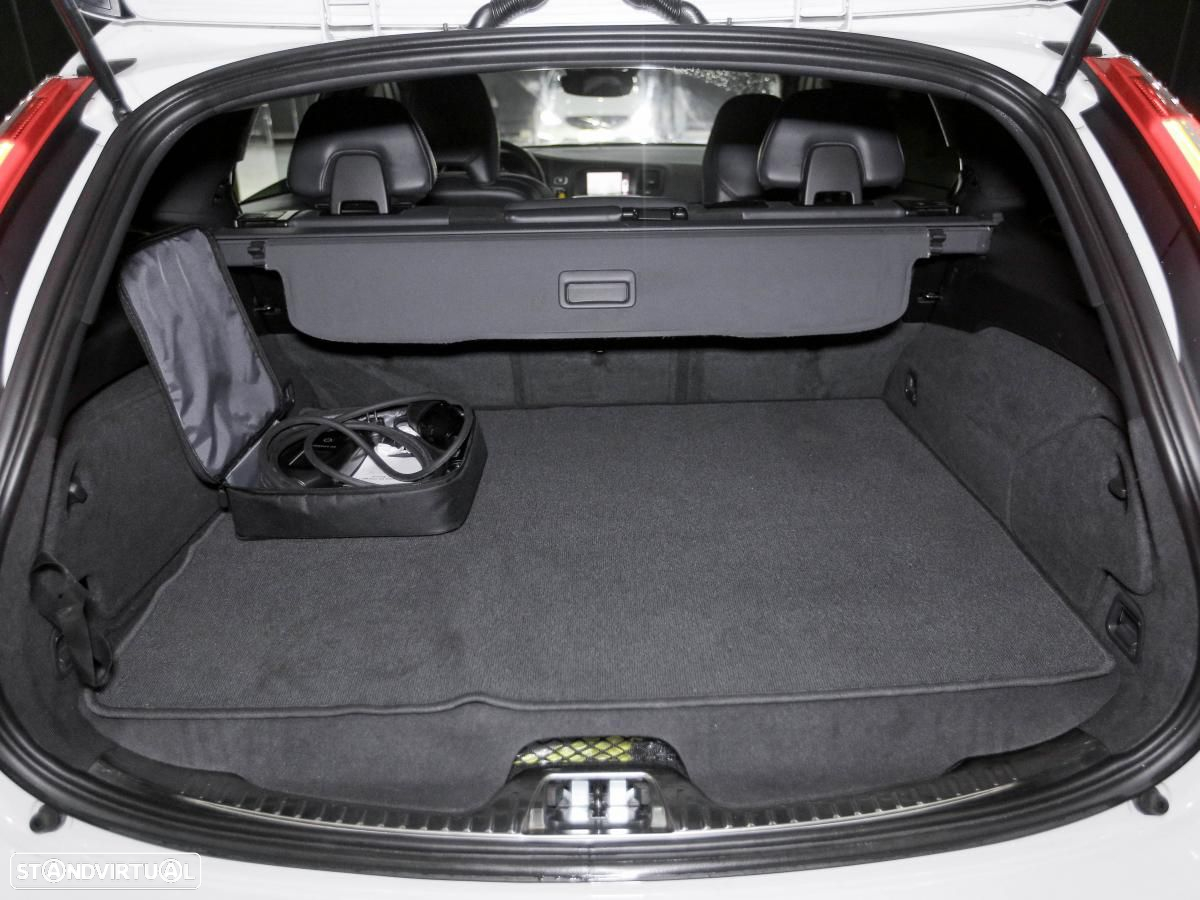 Volvo V60 2.4 D6 R-Design Sum.AWD Phev - 22
