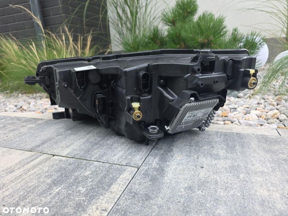 SKODA OCTAVIA 4 IV 5E4 LIFT Lampa prawa Kompletna Full Led Basic 5E4941010 - 10