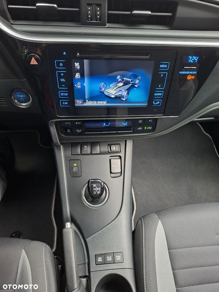 Toyota Auris 1.8 HSD Sol - 19