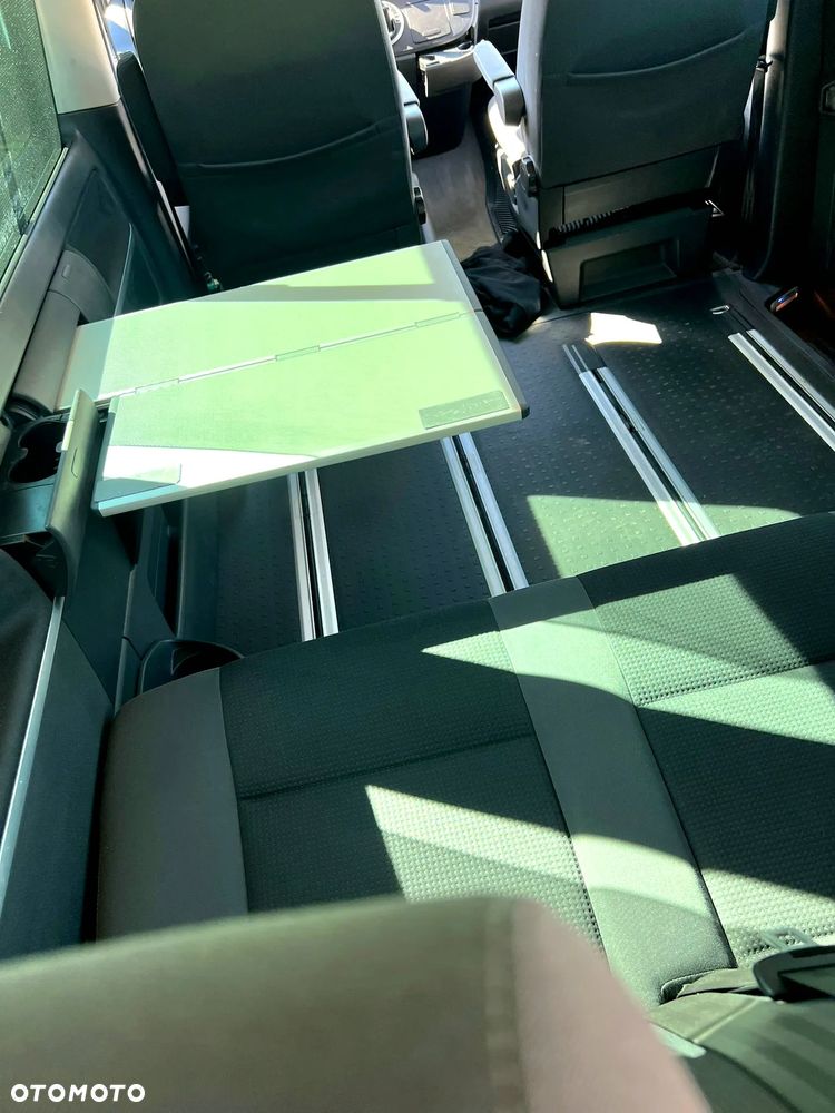 Volkswagen Multivan - 11