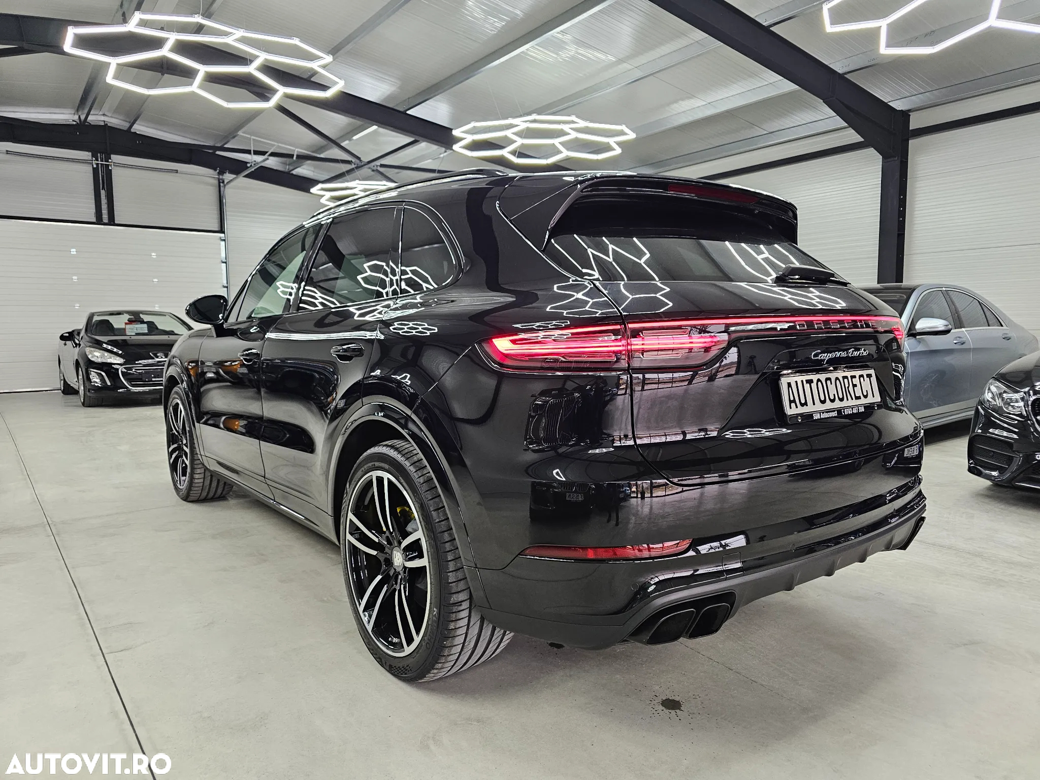 Porsche Cayenne Turbo - 4
