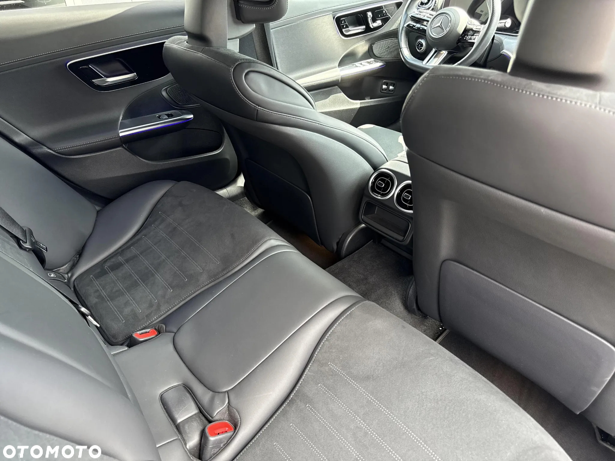 Mercedes-Benz Klasa C 300 e 9G-TRONIC AMG Line - 17