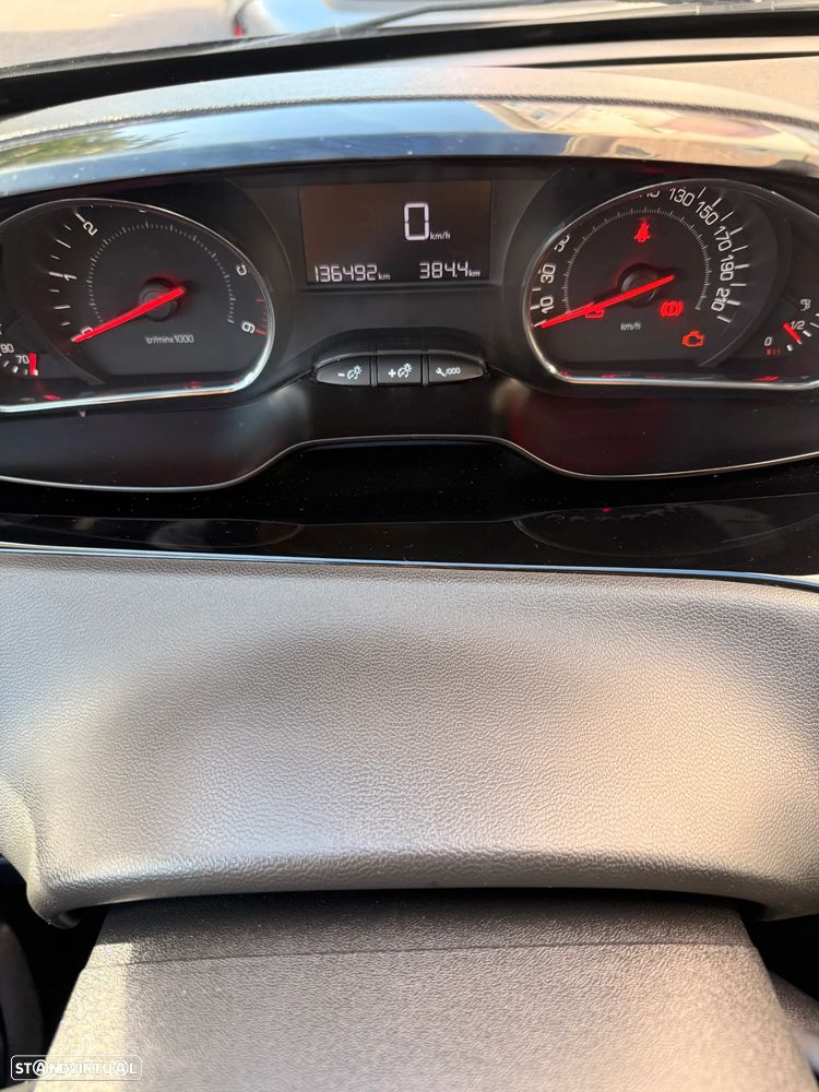 Peugeot 208 1.4 HDi - 22