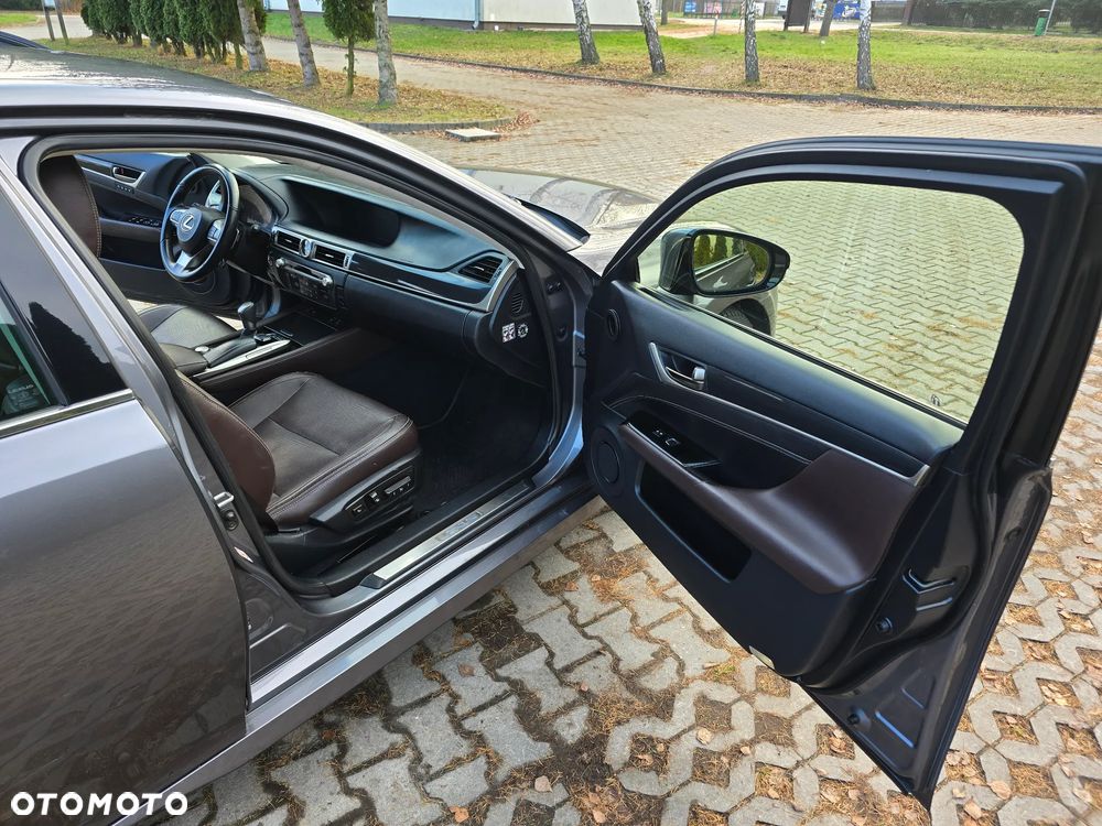 Lexus GS 300h Luxury Line - 16