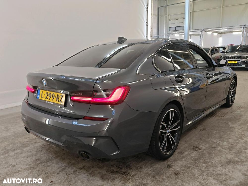 BMW Seria 3 318i Aut. M Sport - 14