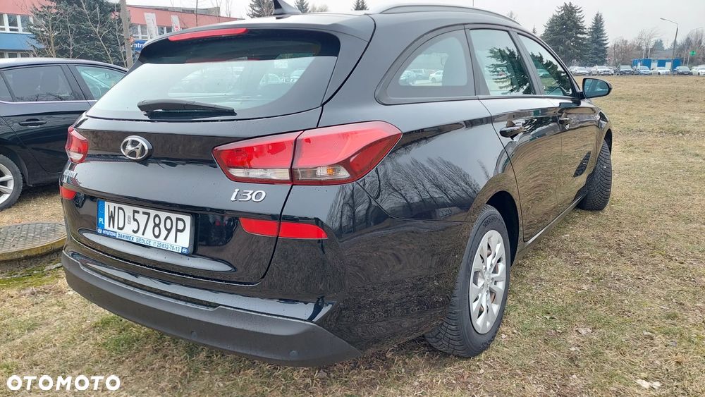 Hyundai i30 1.5 DPI Classic + - 7
