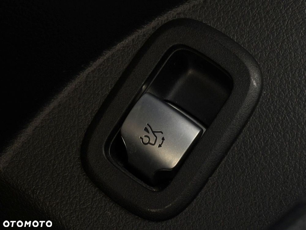 Mercedes-Benz GLC - 21