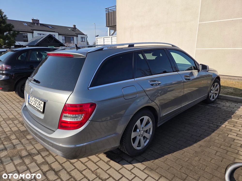 Mercedes-Benz Klasa C 200 CDI DPF (BlueEFFICIENCY) 7G-TRONIC Avantgarde - 2