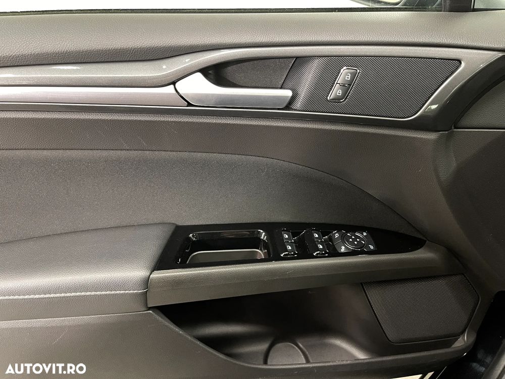Ford Mondeo 2.0 HEV Titanium - 22