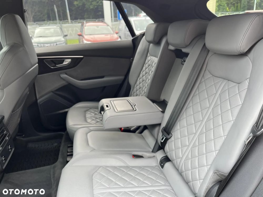 Audi Q8 - 14