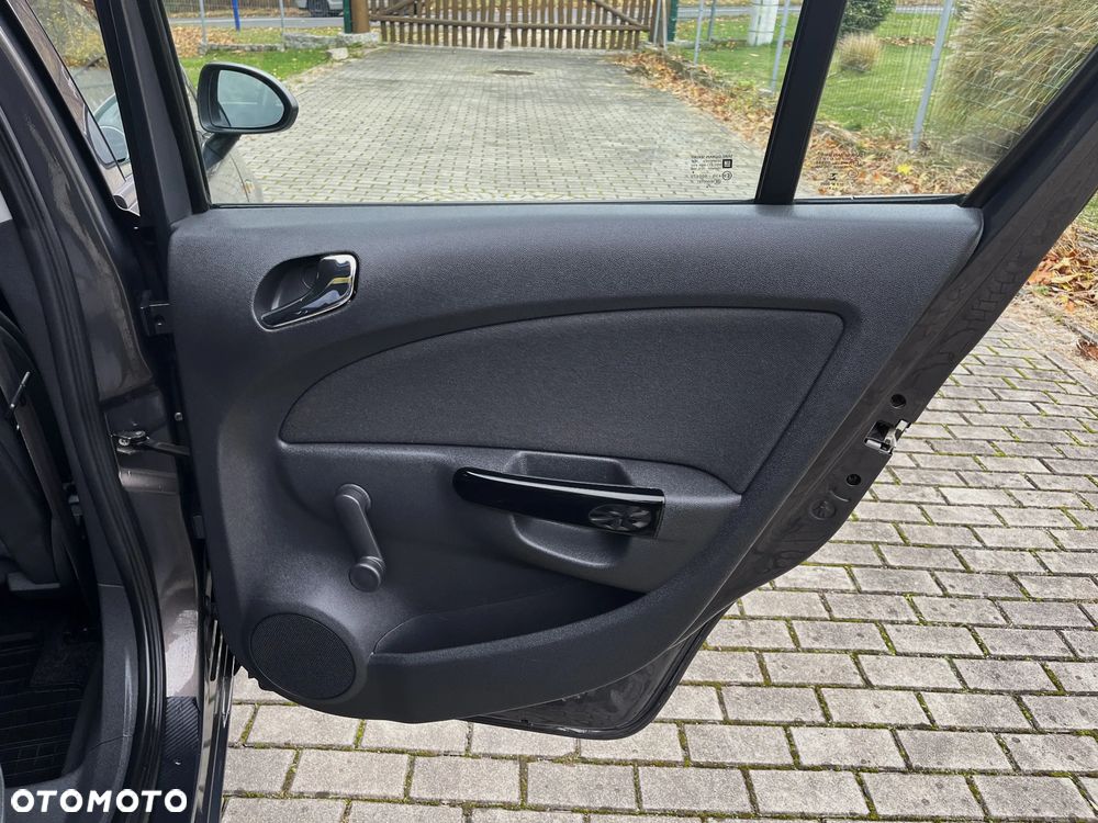 Opel Corsa 1.2 16V Cosmo - 34