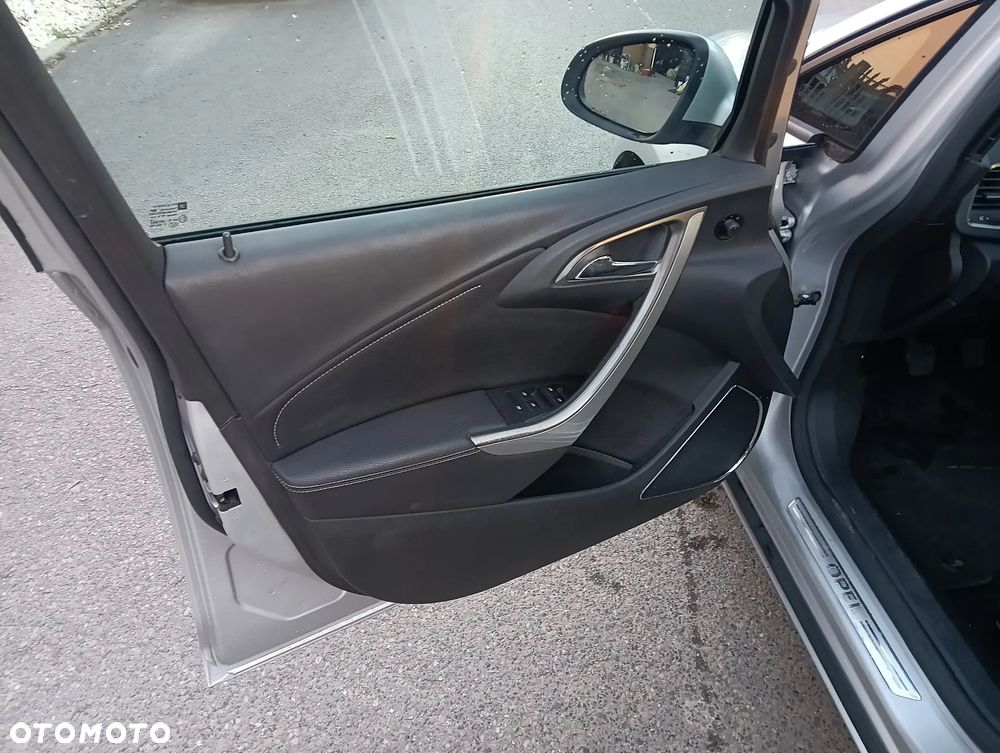 Opel Astra 1.4 EcoFLEX Cosmo - 24