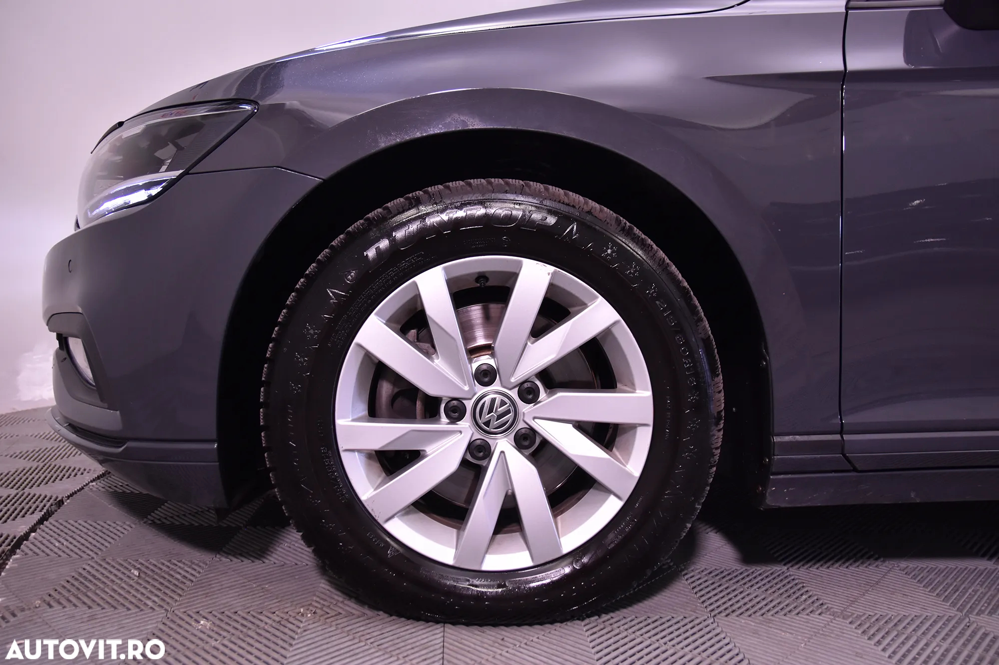 Volkswagen Passat - 13
