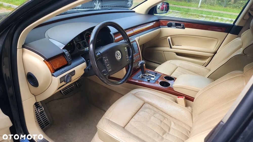 Volkswagen Phaeton - 7