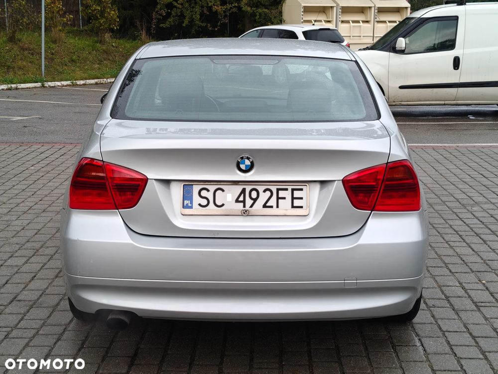 BMW Seria 3 318d - 15