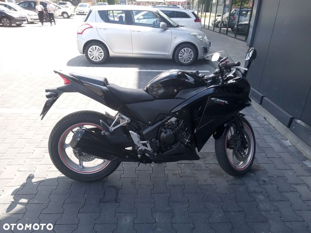 Honda CBR - 3