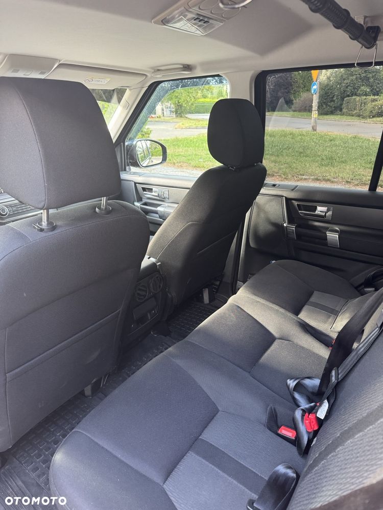 Land Rover Discovery 3.0 TD V6 E - 9