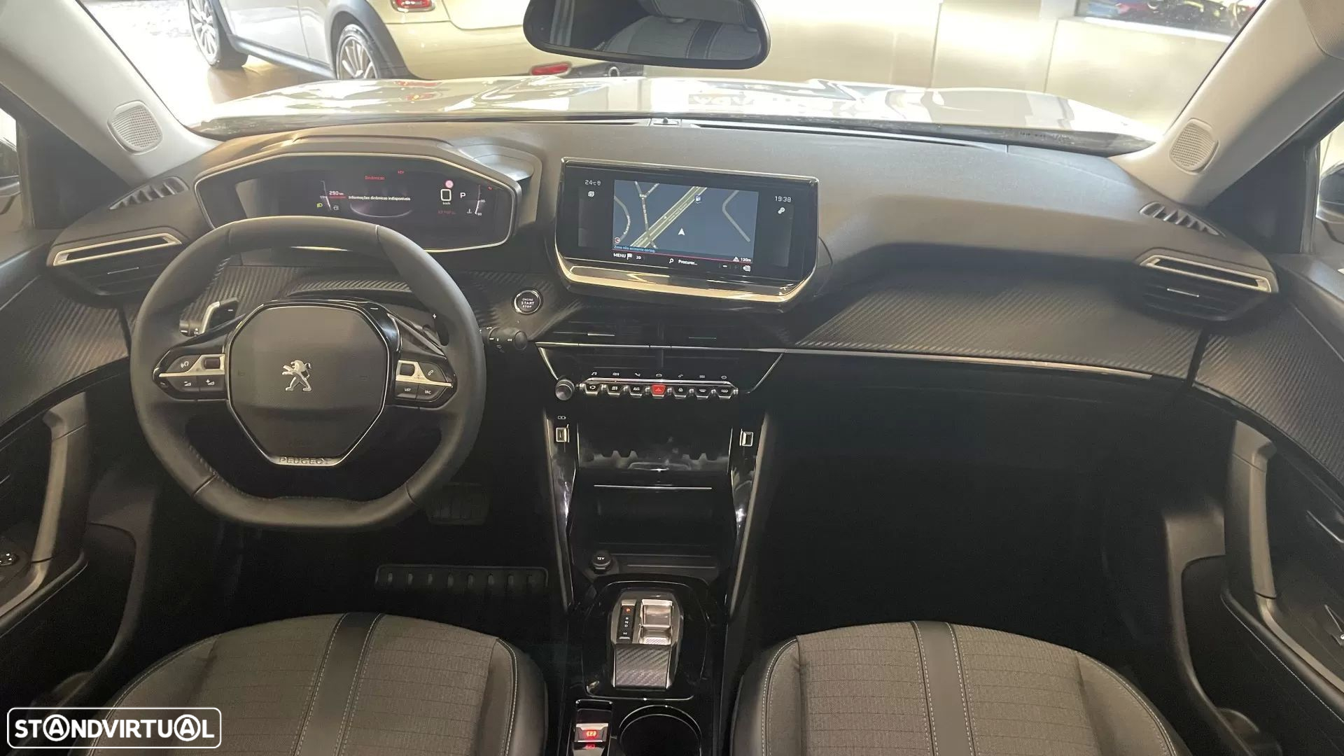 Peugeot 2008 1.2 PureTech Allure EAT8 - 19