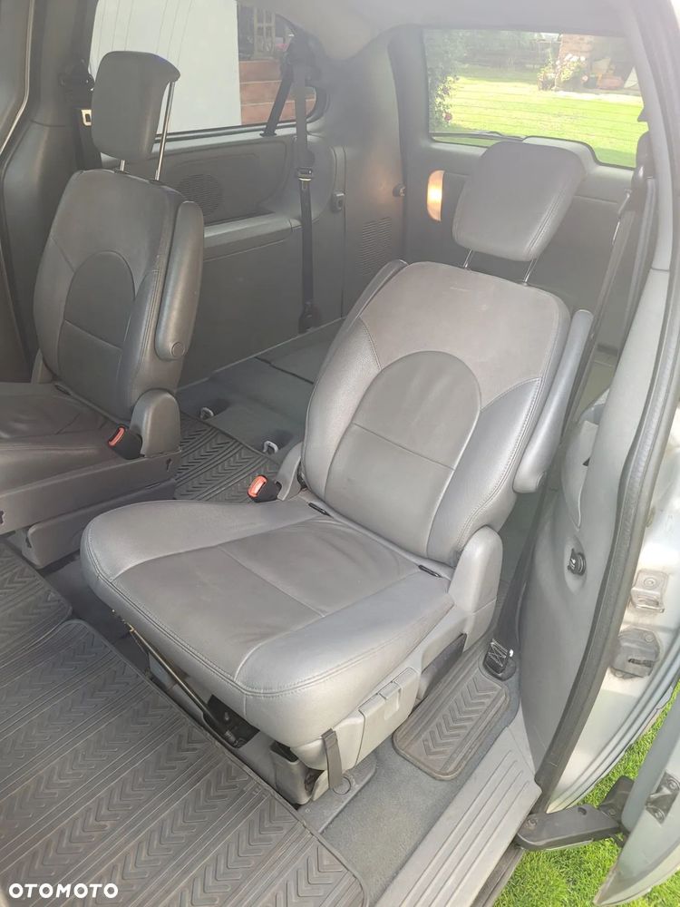 Chrysler Grand Voyager 2.8 CRD Limited - 17