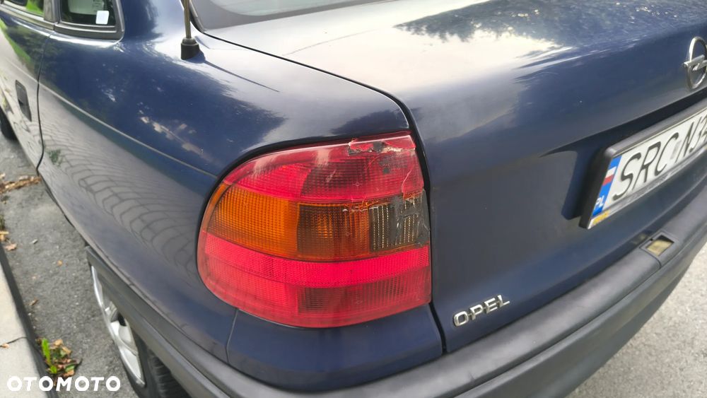 Opel Astra 1.4 Base - 12