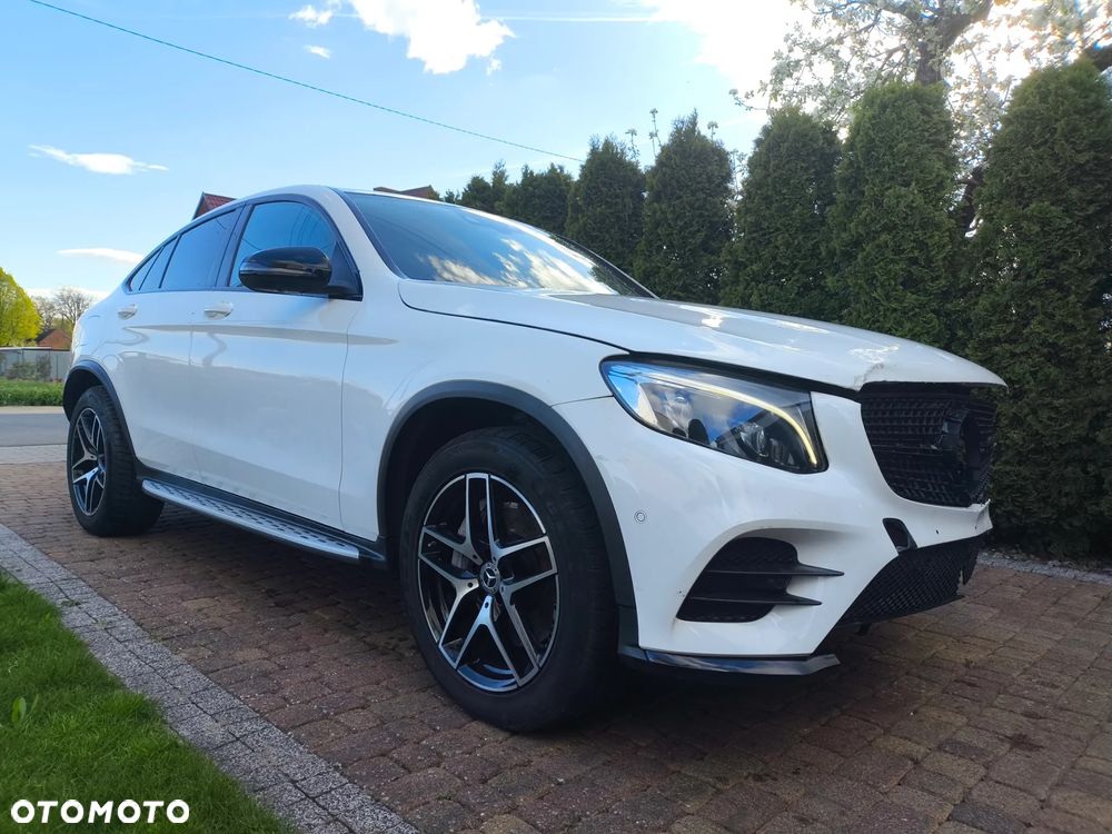 Mercedes-Benz GLC 300 4Matic 9G-TRONIC AMG Line - 14