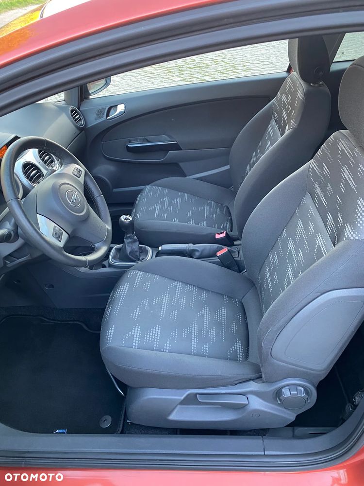 Opel Corsa 1.4 16V Satellite - 15