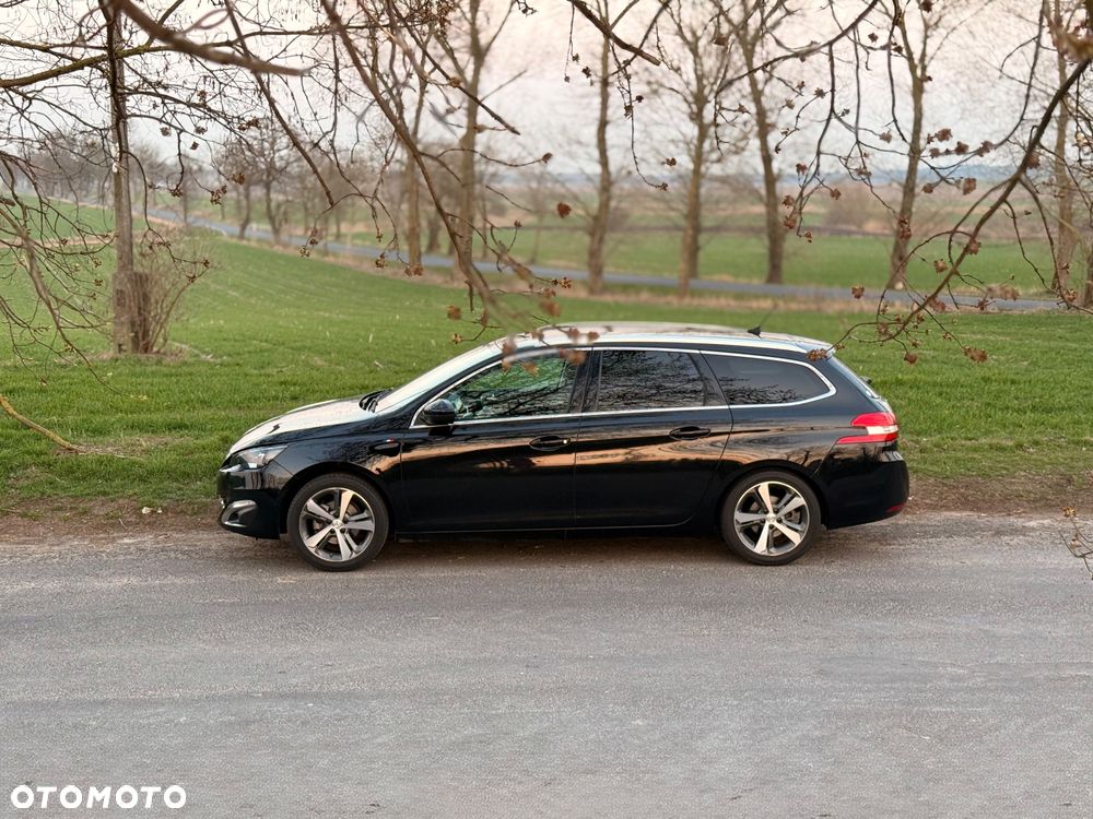 Peugeot 308 PureTech 130 GPF Stop & Start Allure Business-Paket - 4