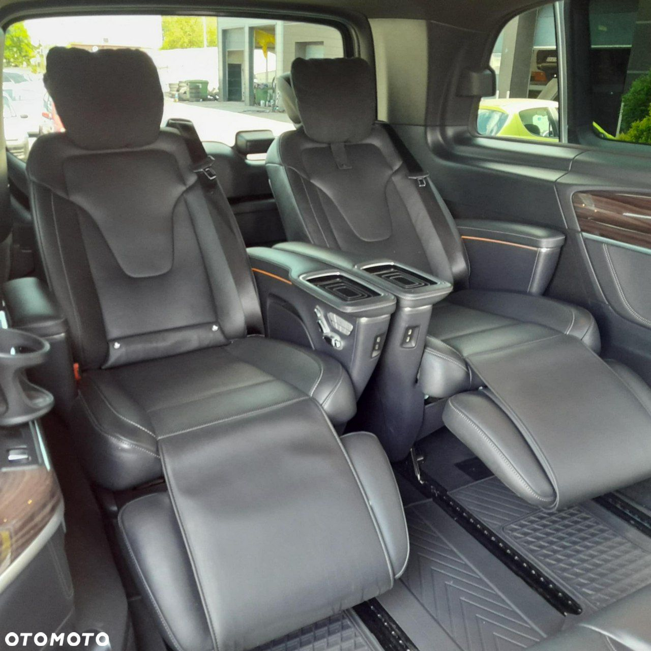 Mercedes-Benz Klasa V - 8