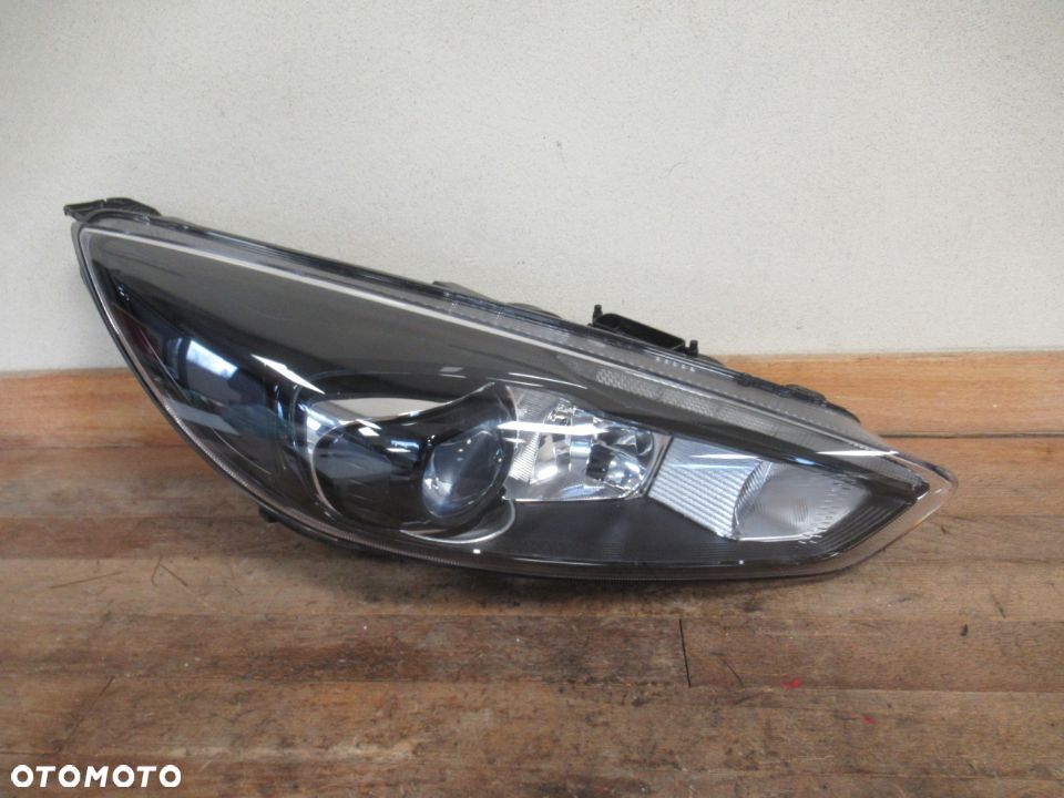 LAMPA PRAWA PRZEDNIA PRZÓD FORD FOCUS MK3 LIFT XENON 2014-2018 - 1