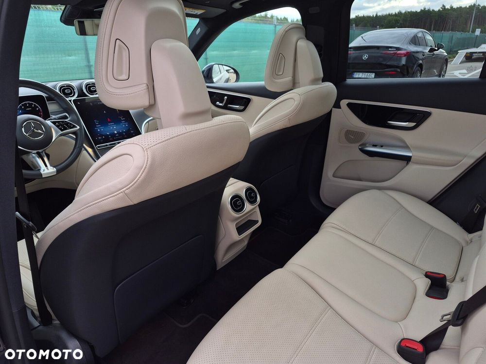 Mercedes-Benz GLC - 34