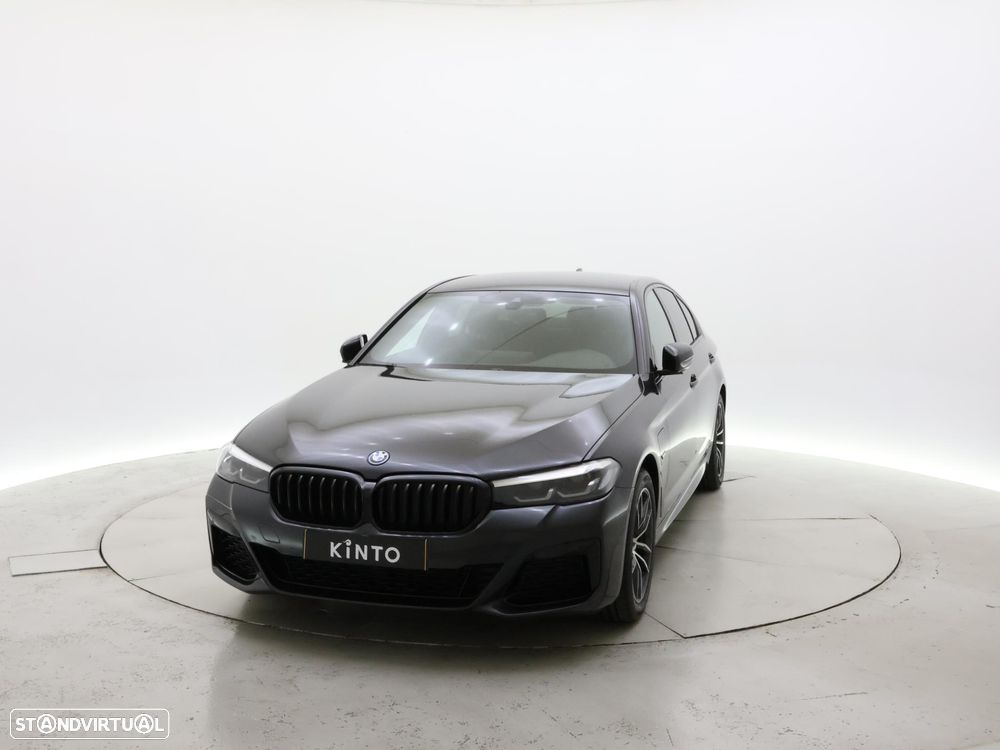 BMW 530 e Pack Desportivo M - 12