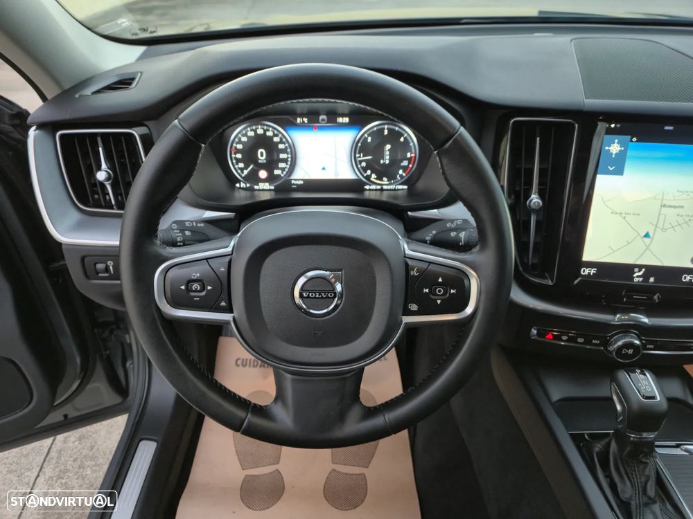 Volvo XC 60 2.0 D4 Momentum Geartronic - 9