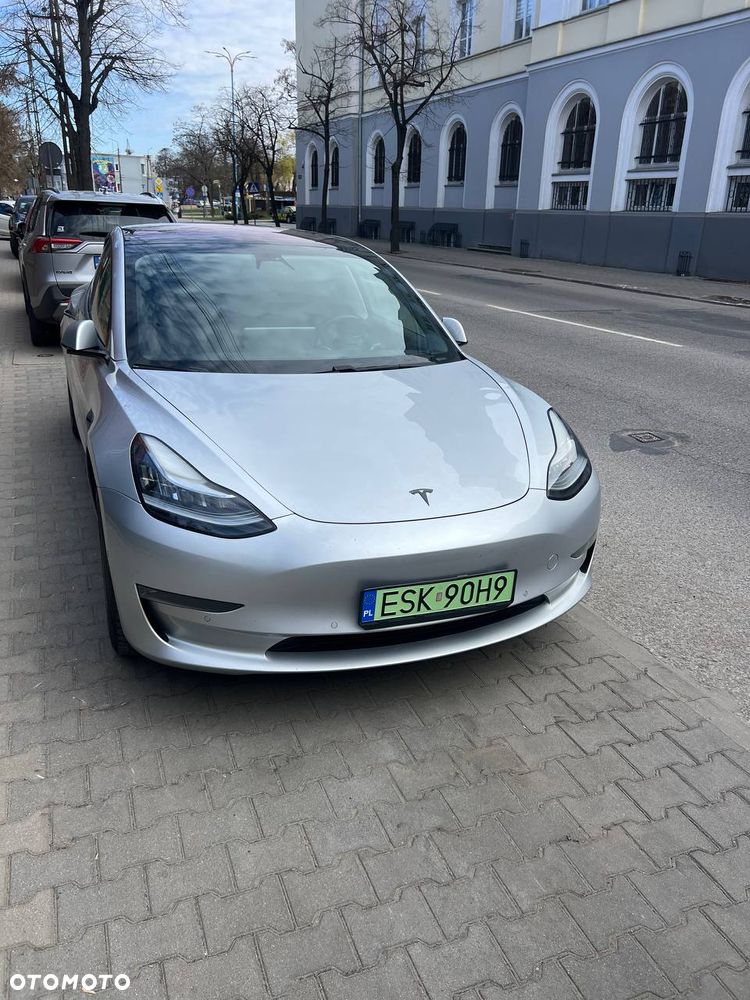 Tesla Model 3 - 1