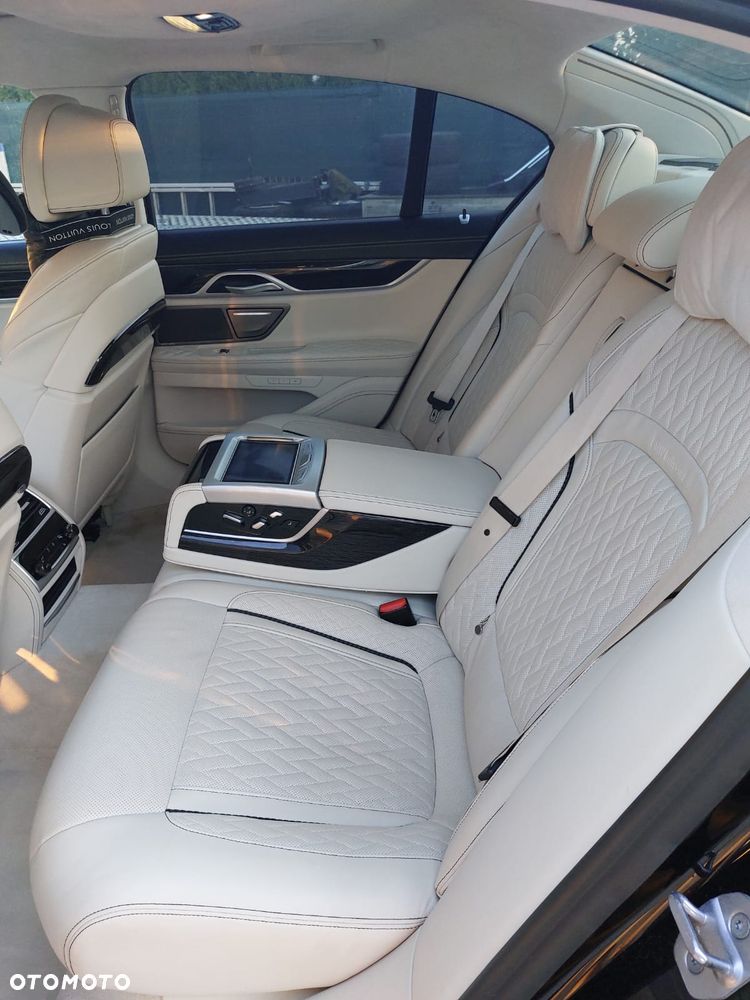 BMW Seria 7 750d xDrive sport - 18