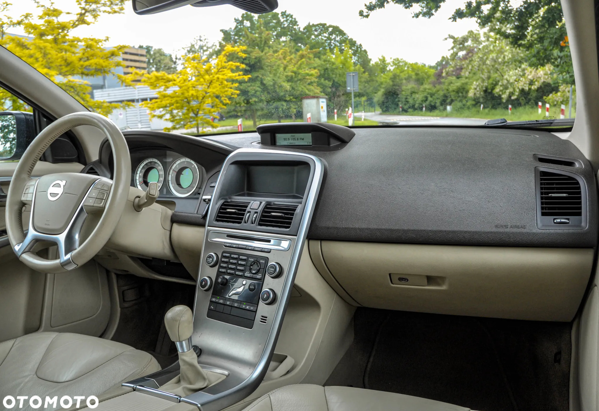 Volvo XC 60 DRIVe Momentum - 10