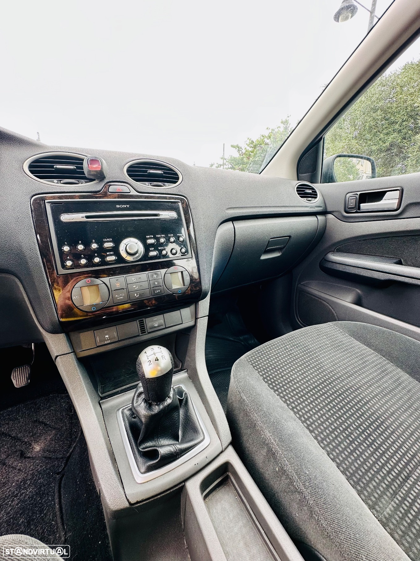 Ford Focus 1.6 TDCi Ghia - 9